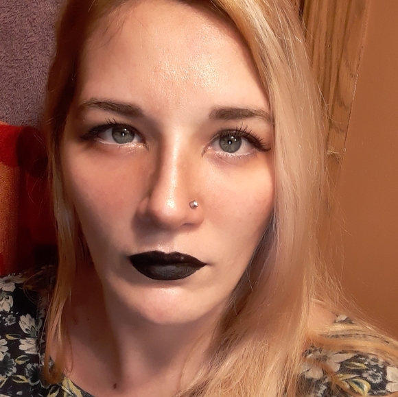 Meet your Posher, Sarah - Picture 5 of 6